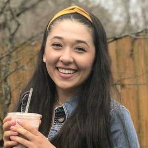 Meet your Posher, Cassi